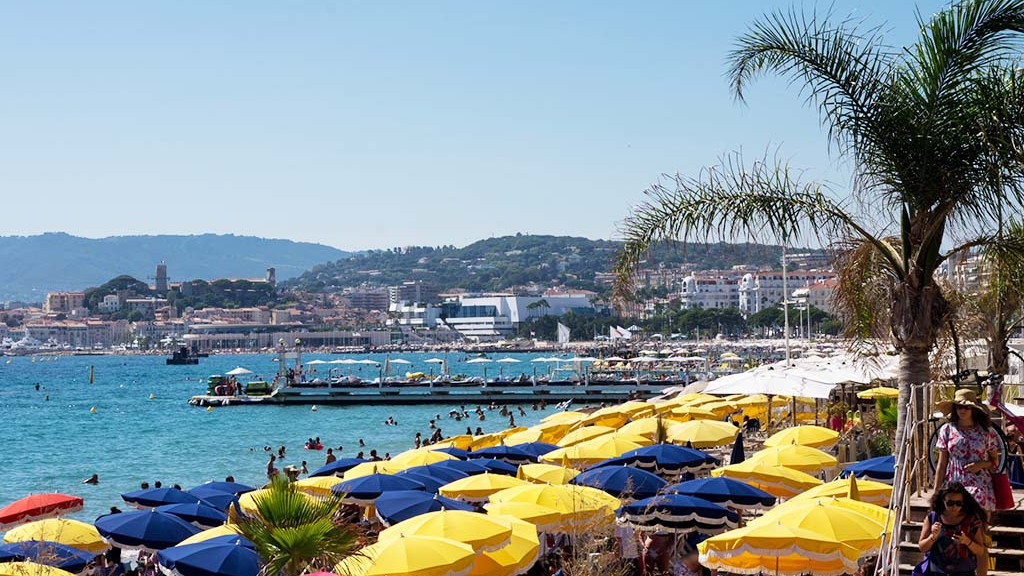 Cannes_beach_2